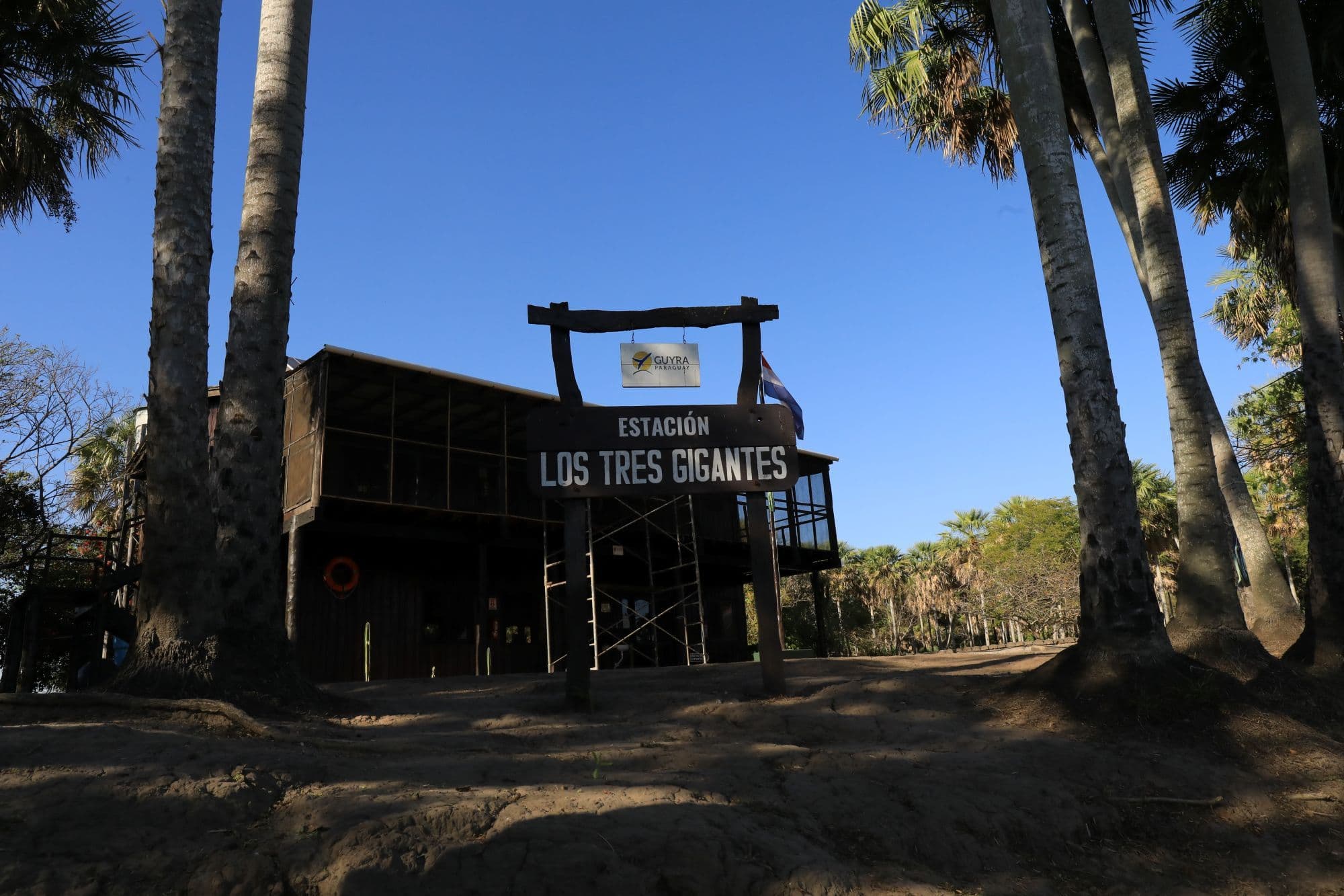 Estación Los Tres Gigantes