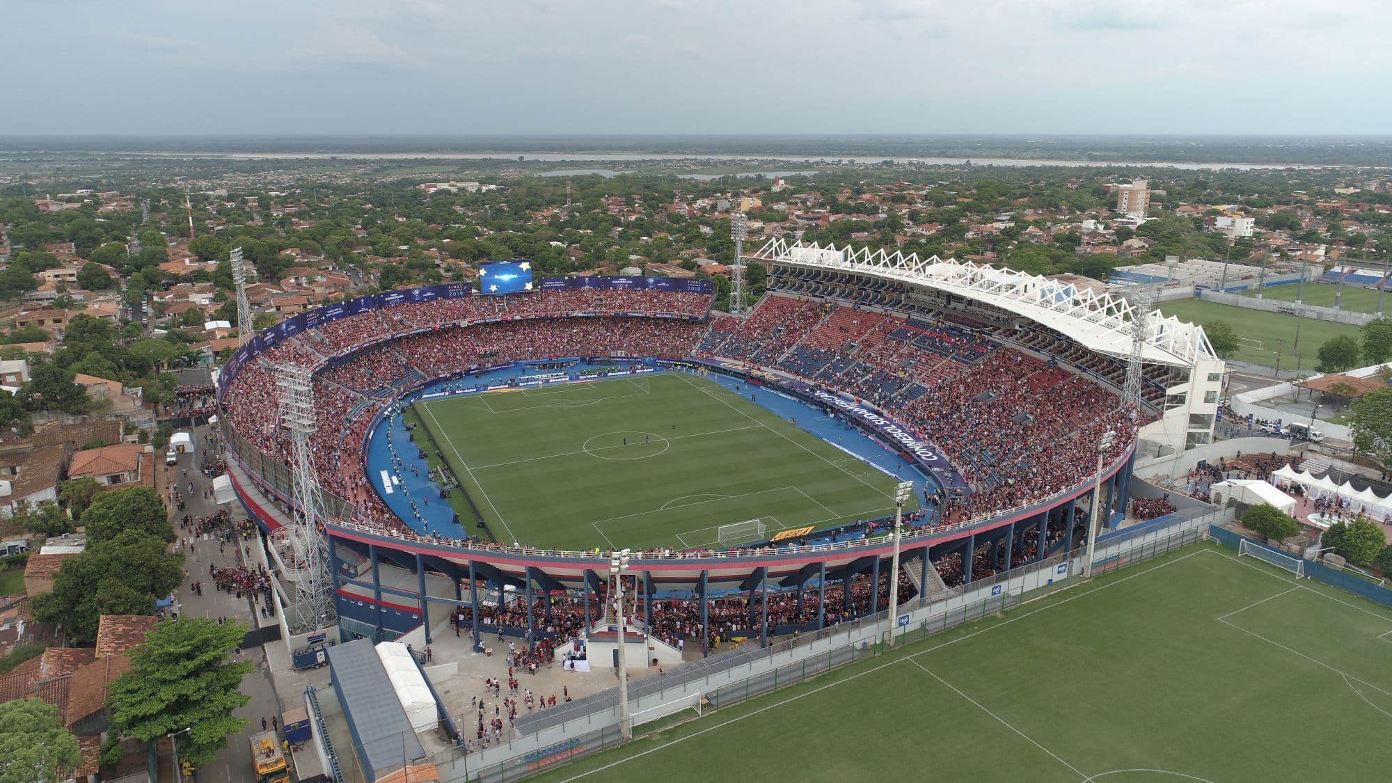 ESTADIO UENO LA NUEVA OLLA